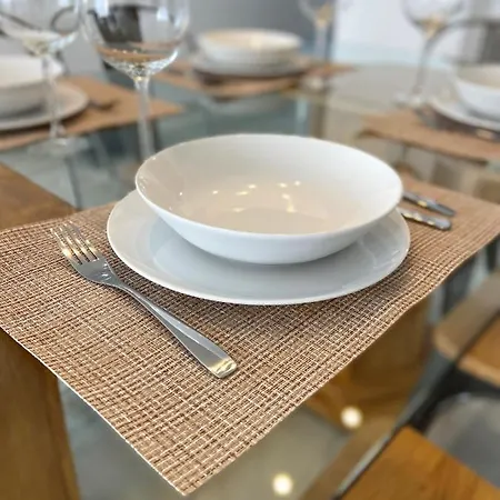 Puerto Banus Duplex Centric Waterfront 3 Bedroom * 马尔韦利亚