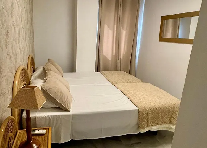 Puerto Banus Duplex Centric Waterfront 3 Bedroom アパート
