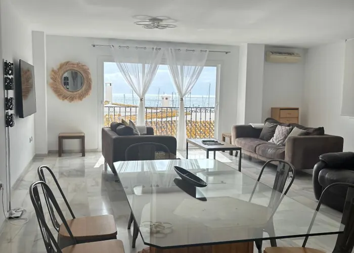 Puerto Banus Duplex Centric Waterfront 3 Bedroom アパート マルベーリャ