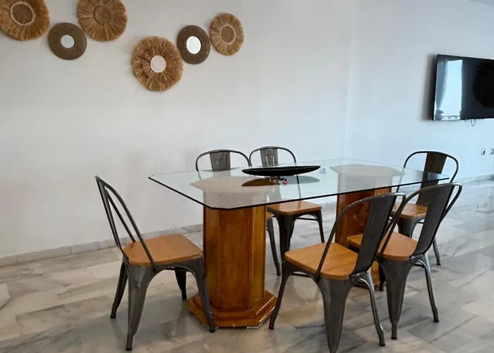 Puerto Banus Duplex Centric Waterfront 3 Bedroom マルベーリャ